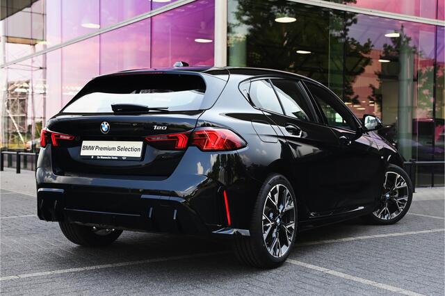 BMW 1-SERIE 120 M Sport Automaat / Trekhaak / Sportstoelen / M Adaptief onderstel / Comfort Access / Adaptieve LED / Parking Assistant Plus / Head-Up / Live Cockpit Professional