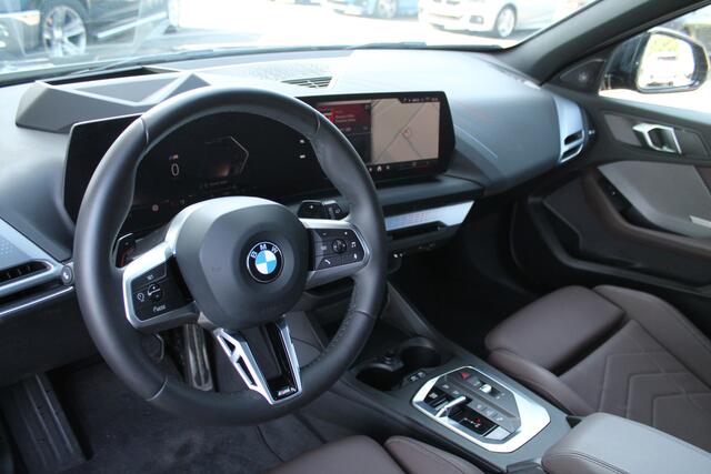 BMW 1-SERIE 120 M Sport Automaat / Sportstoelen / Adaptieve LED / M Adaptief onderstel / Comfort Access / Parking Assistant Plus / Head-Up / Harman-Kardon / Live Cockpit Professional