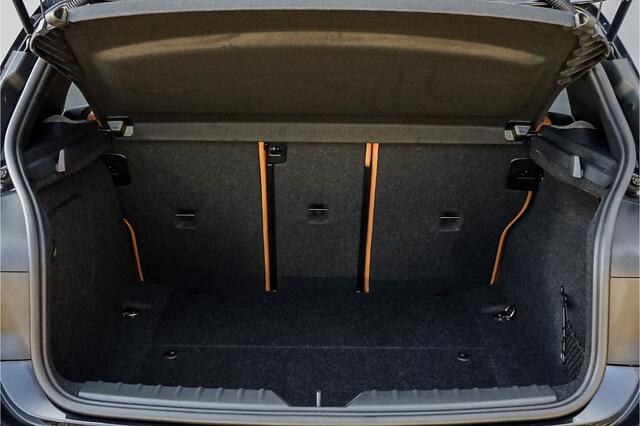 BMW 1-SERIE M140i Shadow Schuifdak H/K Stuurverw Camera CarPlay Leer