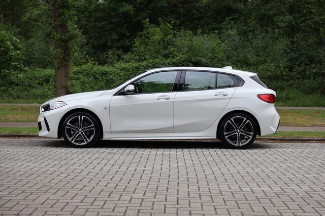 BMW 1-SERIE 116i High Executive Modell M Sport, M aerodynamiek-kit, BMW Live Cockpit Professional, Sportstoelen, LED-koplamp, Parkeerhulp Plus, Active Guard Plus, DAB, Connected Package Professional, Snelheidsregeling met remfunctie, etc.