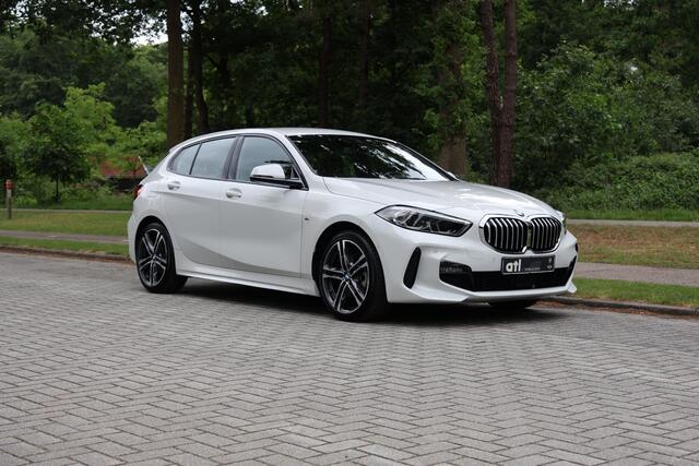 BMW 1-SERIE 116i High Executive Modell M Sport, M aerodynamiek-kit, BMW Live Cockpit Professional, Sportstoelen, LED-koplamp, Parkeerhulp Plus, Active Guard Plus, DAB, Connected Package Professional, Snelheidsregeling met remfunctie, etc.