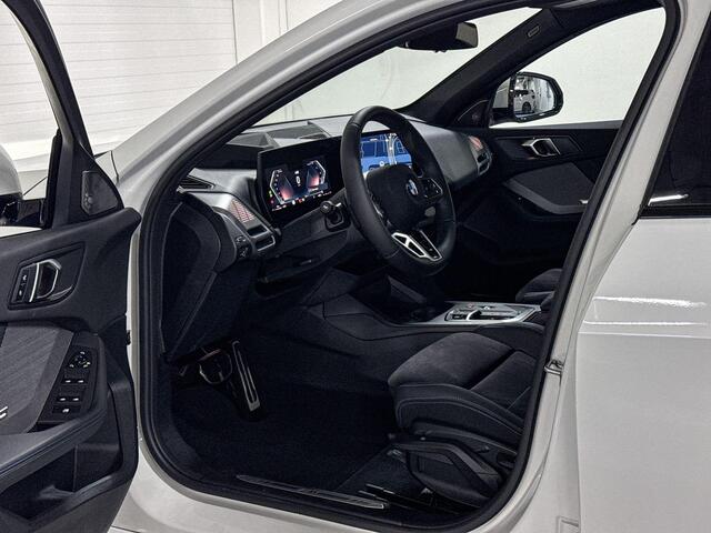 BMW 1-SERIE 120 | M-Sport Pro | Innovation Pack | Driving Assistant | Harman/Kardon | Panoramadak | Comfort Access
