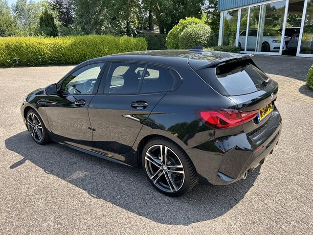 BMW 1-SERIE 118i High Executive M Sport
