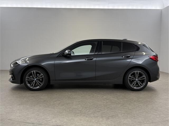 BMW 1-SERIE 118i M Sport LED Camera Carplay Sfeerverl. Trekhaak Virtual Navi Clima Cruise 17"LMV PDC