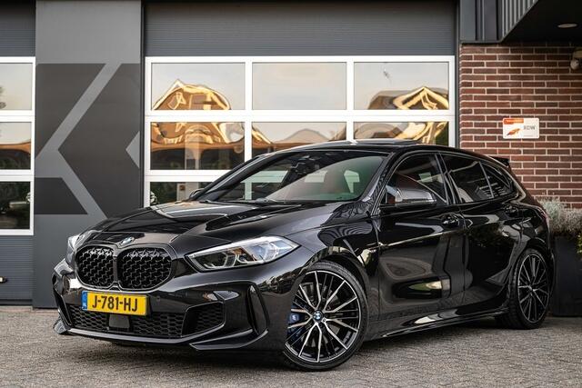 BMW 1-SERIE M135 M135i xDrive High Executive | Panorama | H/K | Leder | Head-Up | M-seats | 19 Inch |