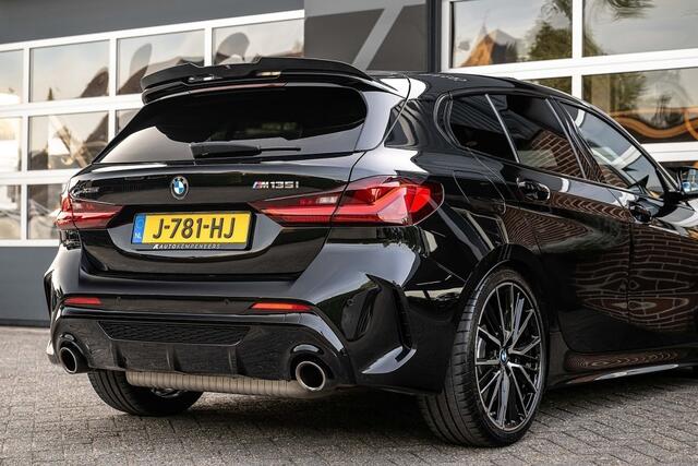 BMW 1-SERIE M135 M135i xDrive High Executive | Panorama | H/K | Leder | Head-Up | M-seats | 19 Inch |