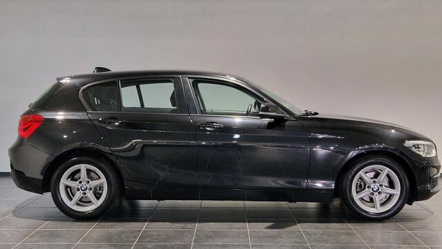 BMW 1-SERIE 118i Corporate Lease Executive | Afneembare Trekhaak