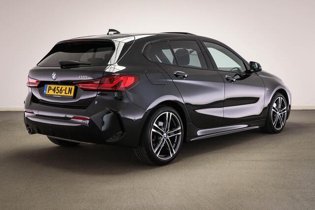 BMW 1-SERIE 118i High Executive | PANORAMADAK | SPORTSTOELEN