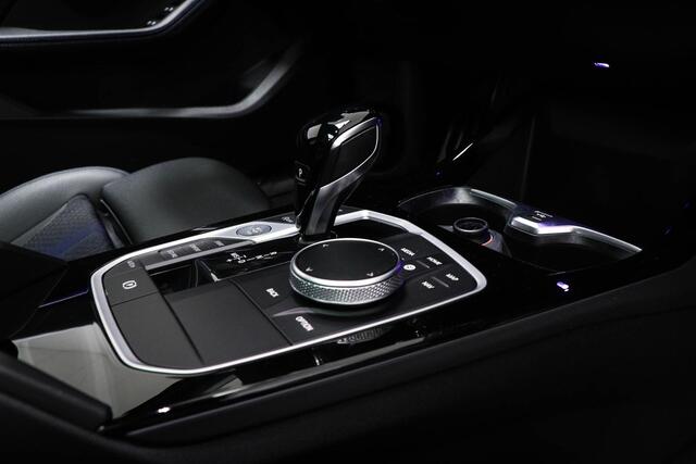 BMW 1-SERIE 118i High Executive | PANORAMADAK | SPORTSTOELEN