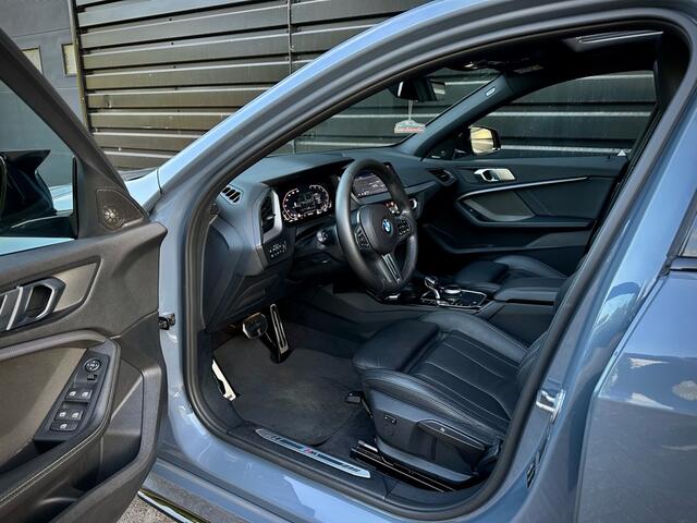 BMW 1-SERIE 118i M135 M-PERF. PANO|SCHAALSTOEL|HUD|H/K|CAMERA