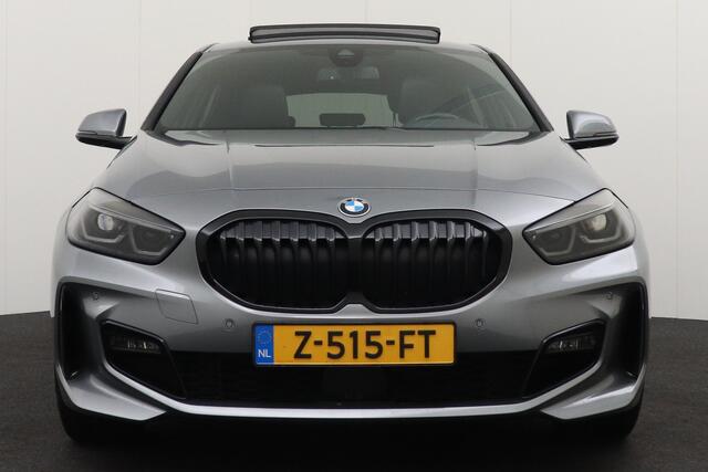 BMW 1-SERIE 118i M-Sport Pano-dak 19'LMV Camera Leder Stoel+Stuurverwarming