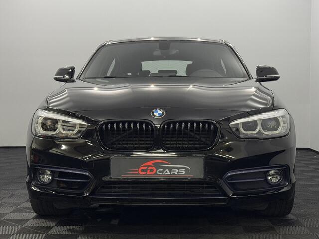 BMW 1-SERIE 118i Executive Clima, Navi, Parkeersensoren, Keyless start, Cruise control, Lichtmetalen velgen