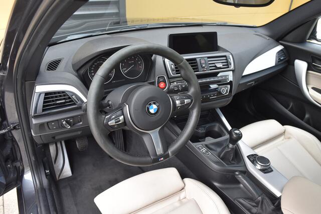 BMW 1-SERIE 120i Centennial High Executive * M Sportpakket * Glasdak * Navigatie Professional * LED * Leder *