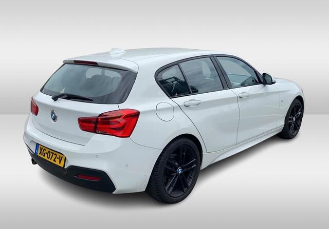 BMW 1-SERIE 118i High Exe. M Sport / Schuifdak / Camera / Leder / 18'' / Navigatie / Sportstoelen / Stoelverwarming / DAB / Cruise Control
