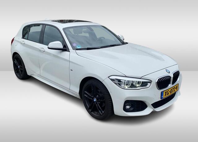 BMW 1-SERIE 118i High Exe. M Sport / Schuifdak / Camera / Leder / 18'' / Navigatie / Sportstoelen / Stoelverwarming / DAB / Cruise Control