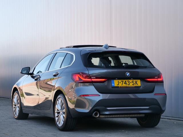 BMW 1-SERIE 118i High Executive Edition Leder / Schuifdak / Apple Carplay / Sportstoel
