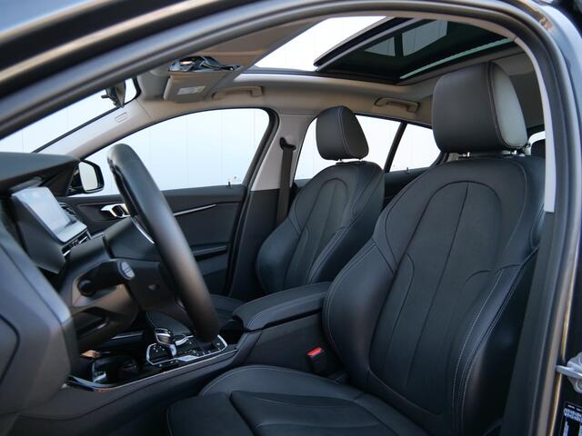 BMW 1-SERIE 118i High Executive Edition Leder / Schuifdak / Apple Carplay / Sportstoel