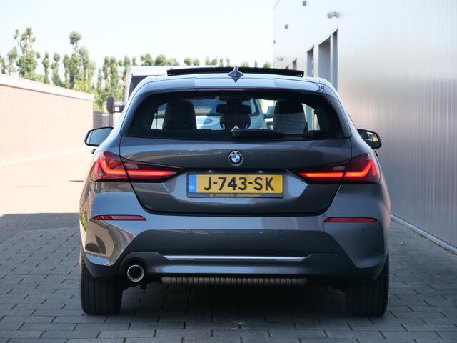 BMW 1-SERIE 118i High Executive Edition Leder / Schuifdak / Apple Carplay / Sportstoel