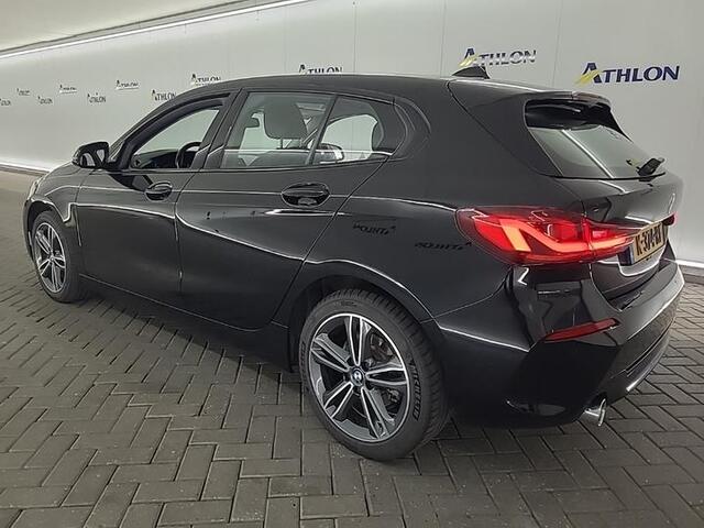 BMW 1-SERIE 116d Executive Ed. | Live Cockpit | Sfeerverlichting | Apple Carplay |