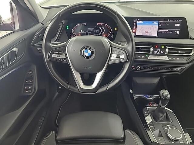 BMW 1-SERIE 116d Executive Ed. | Live Cockpit | Sfeerverlichting | Apple Carplay |