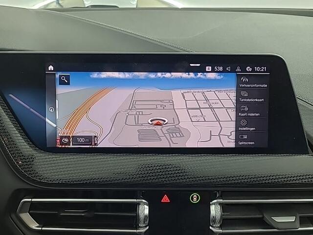 BMW 1-SERIE 116d Executive Ed. | Live Cockpit | Sfeerverlichting | Apple Carplay |