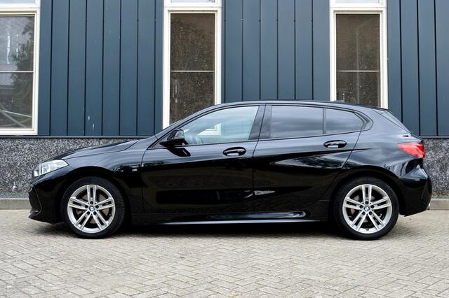 BMW 1-SERIE 118i M-Sport Rijklaarprijs-Garantie Sport Interieur Led Airco Apple Carplay Navigatie