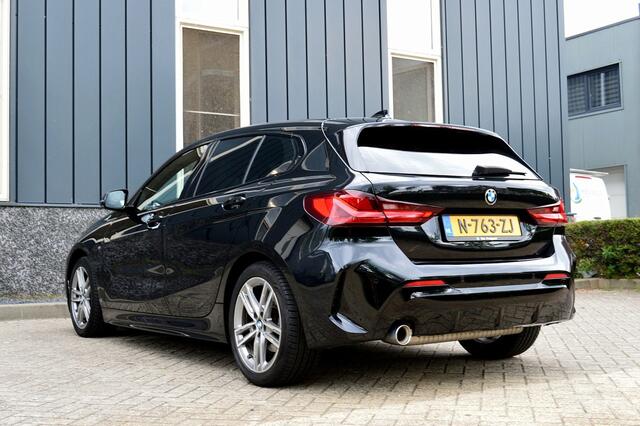 BMW 1-SERIE 118i M-Sport Rijklaarprijs-Garantie Sport Interieur Led Airco Apple Carplay Navigatie