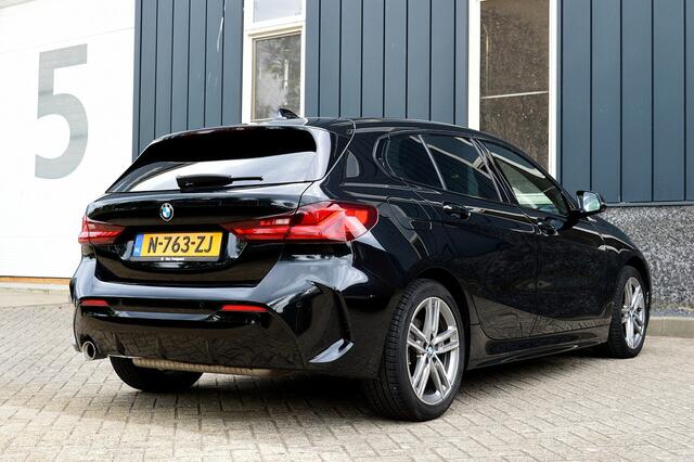 BMW 1-SERIE 118i M-Sport Rijklaarprijs-Garantie Sport Interieur Led Airco Apple Carplay Navigatie