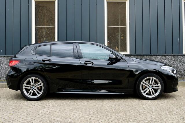 BMW 1-SERIE 118i M-Sport Rijklaarprijs-Garantie Sport Interieur Led Airco Apple Carplay Navigatie