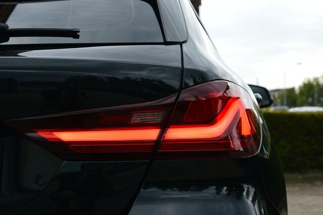 BMW 1-SERIE 118i M-Sport Rijklaarprijs-Garantie Sport Interieur Led Airco Apple Carplay Navigatie