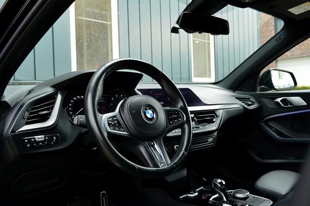 BMW 1-SERIE 118i M-Sport Rijklaarprijs-Garantie Sport Interieur Led Airco Apple Carplay Navigatie