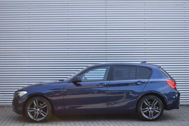 BMW 1-SERIE 116I 5DRS. / 18inch M SPORT / APPLE CARPLAY + NAVI / P.CAM + PDC V+A