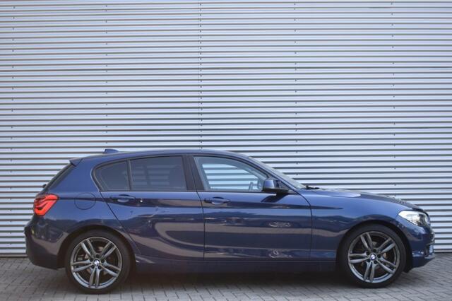 BMW 1-SERIE 116I 5DRS. / 18inch M SPORT / APPLE CARPLAY + NAVI / P.CAM + PDC V+A
