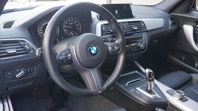 BMW 1-SERIE 118i 136pk 5Drs M-Sport Shadow-Line Leder LED 18inch LM Navi *Estoril Blau Metallic*