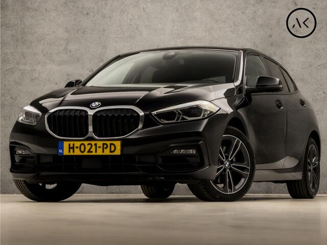 BMW 1-SERIE 118i Sportline Automaat (APPLE CARPLAY, GROOT NAVI, CLIMATE, GETINT GLAS, LEDER, SPORTSTOELEN, CRUISE, PARKEERSENSOREN, NIEUWE APK, NIEUWSTAAT)