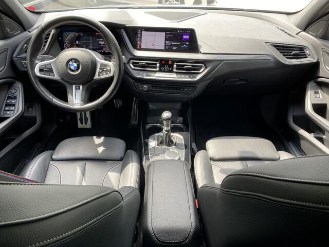 BMW 1-SERIE 118i Exe H/K, Pano, Stoelver, M-sport