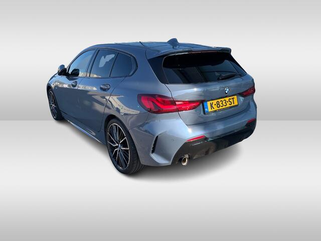 BMW 1-SERIE 118i High Executive / Head-up / Navi / App connect / Harman/kardon / Memory seat / Camera / Parkeersensoren V+A /