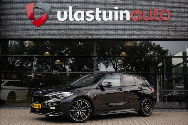 BMW 1-SERIE 120i Business Edition Plus , Pano dak, Achteruitrijcamera, Carplay,