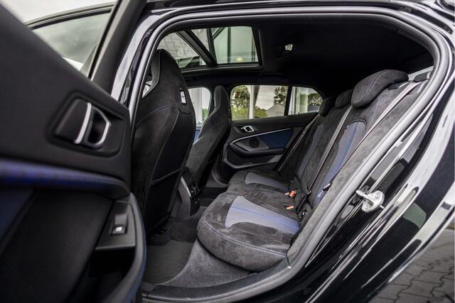 BMW 1-SERIE 118i Executive Edition | Pano | Head-up | NL Auto