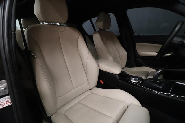 BMW 1-SERIE 118i M Sport [M-PAKKET, GROOT NAVIGATIE, CAMERA, VOL LEDER, STOELVERWARMING, PDC V+A, CRUISECONTROL, LED, CLIMATE CONTROL, NIEUWSTAAT]