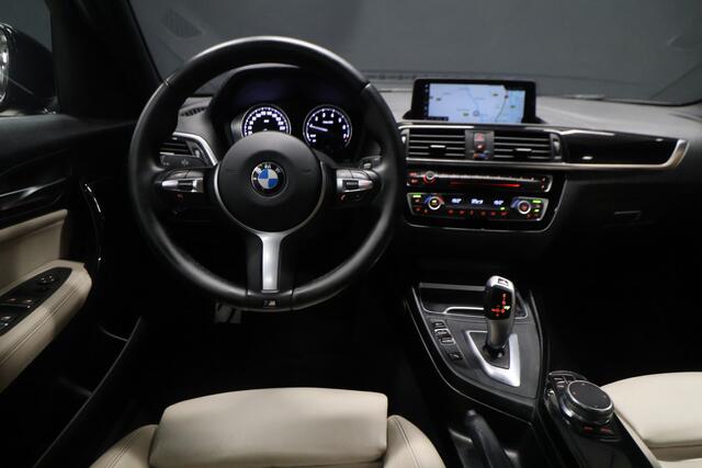 BMW 1-SERIE 118i M Sport [M-PAKKET, GROOT NAVIGATIE, CAMERA, VOL LEDER, STOELVERWARMING, PDC V+A, CRUISECONTROL, LED, CLIMATE CONTROL, NIEUWSTAAT]