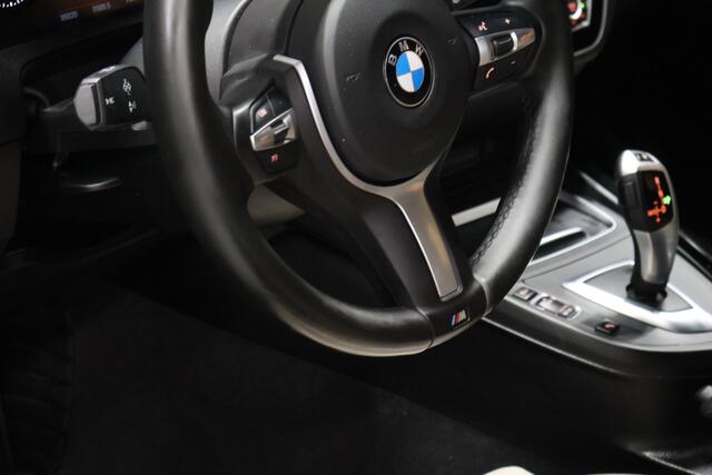 BMW 1-SERIE 118i M Sport [M-PAKKET, GROOT NAVIGATIE, CAMERA, VOL LEDER, STOELVERWARMING, PDC V+A, CRUISECONTROL, LED, CLIMATE CONTROL, NIEUWSTAAT]