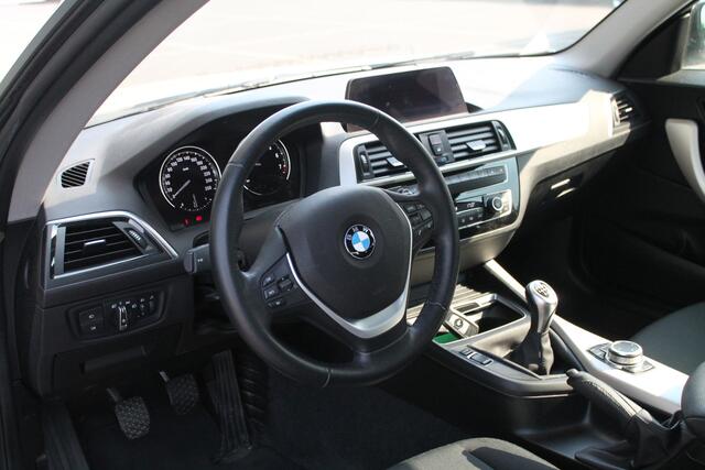 BMW 1-SERIE 116i Executive Automaat / LED / Cruise Control / Multifunctioneel stuurwiel / Navigatie