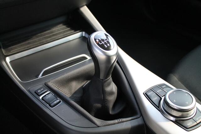 BMW 1-SERIE 116i Executive Automaat / LED / Cruise Control / Multifunctioneel stuurwiel / Navigatie