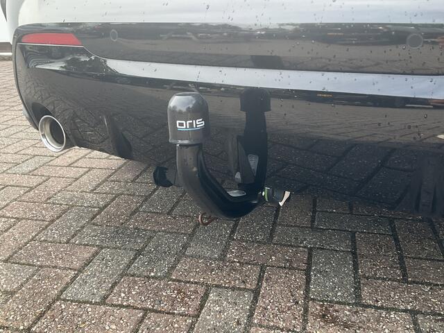BMW 1-SERIE 118d Business M-Sport Trekhaak Leder Carplay Sfeerverl Led Voll.Onderhouden!