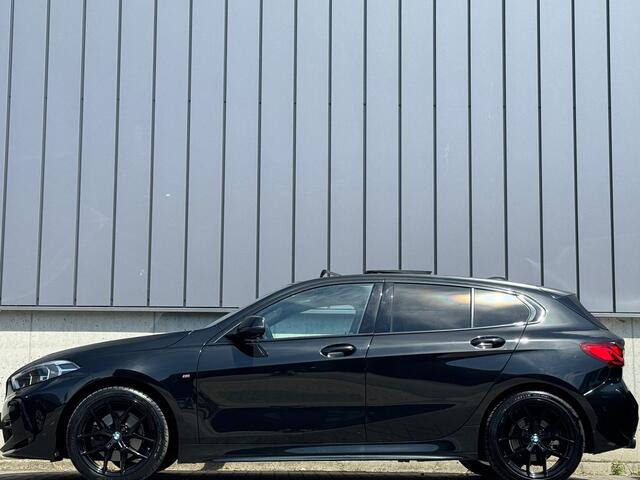 BMW 1-SERIE 118i 140PK Aut. M-Sport Shadow Pano M-Stoelen Memory