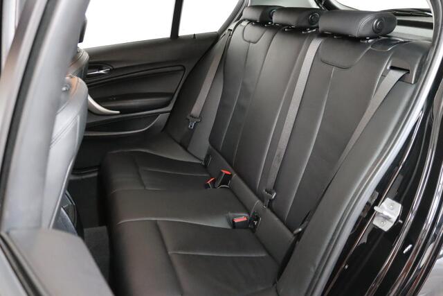 BMW 1-SERIE 118i Centennial Executive, Apple CarPlay, Airco, Leer