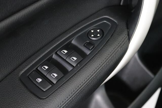 BMW 1-SERIE 118i Centennial Executive, Apple CarPlay, Airco, Leer