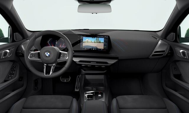BMW 1-SERIE 120 | Indiv. Anglesey Green | M-Sport Pro | 19'' | Harman/Kardon | Panorama. | Head-Up | Park + Driv. Plus | Elek. stoel. | Comf. Acc. | Stuur + stoelverw. | Grille verlicht