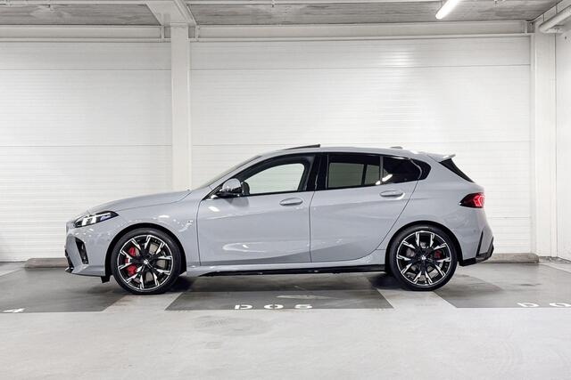 BMW 1-SERIE 120 | M-Sport Pro | Premium Pack | Driving Assistant | Harman/Kardon | Panoramadak | Comfort Access